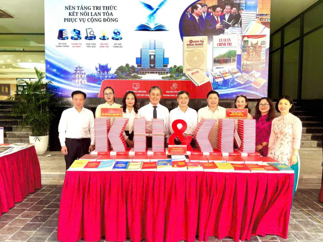 /trung-bay-gioi-thieu-sach-nhan-dip-ky-niem-ngay-khoa-hoc-cong-nghe-va-doi-moi-sang-tao-viet-nam-n179.html